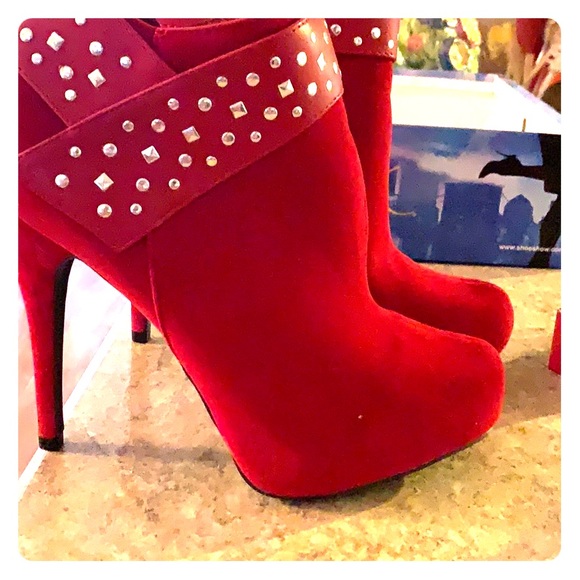 Shoe Supply Shoes - Red Suede boots